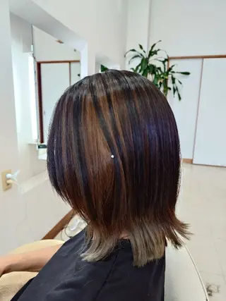 セミロング カラー キンジョウ エナミのヘアスタイル