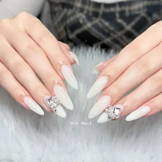 ネイル Hin Nailsのネイルデザイン