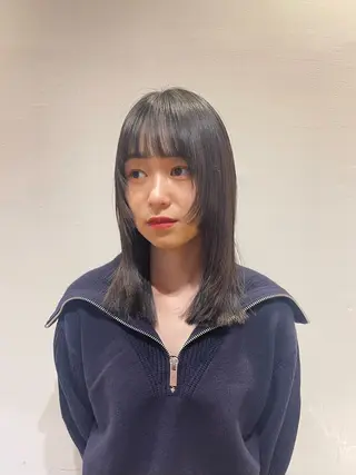 ミディアム 🫧うる艶レイヤー /グレージュ🪐リサのヘアスタイル