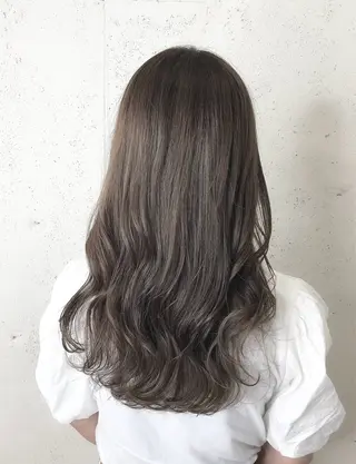 ロング カラー 透明感カラー🎀／ 寒色カラー／マツエクのヘアスタイル