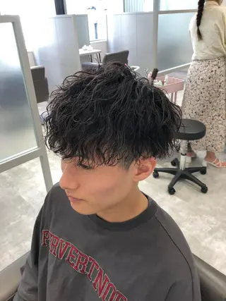ショート カラー パーマ メンズ 関西センターパート メンズモデル募集のヘアスタイル