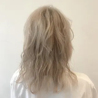 ミディアム サイレント美容師 アイリィのヘアスタイル