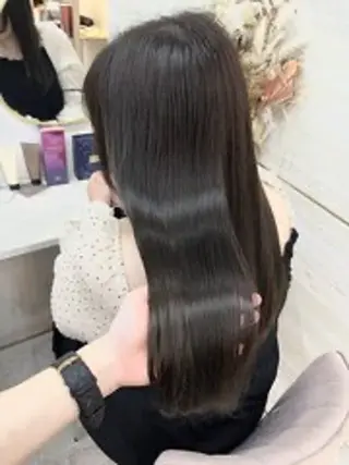 ロング カラー elu あやね 🤍🫧カラーモデルのヘアスタイル