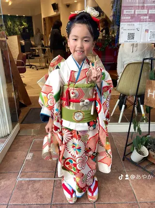 ヘアアレンジ あやかショート 白髪ぼかしのヘアスタイル