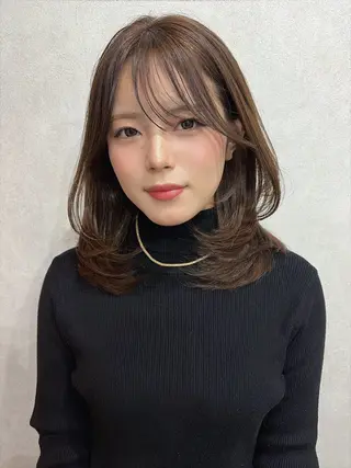 ミディアム maya/顔まわり /レイヤーカットのヘアスタイル
