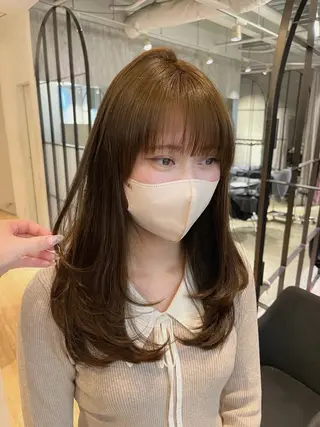 カラー hinaru ．のヘアスタイル