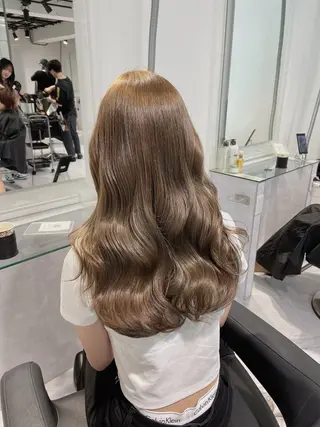 セミロング カラー センターパート特化 井上健太のヘアスタイル