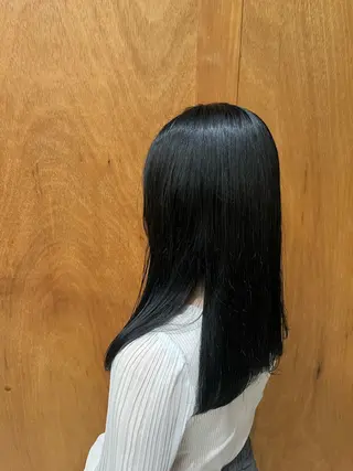 カラー 瑠己杏 :ボブ/ ハイトーンワンカラーのヘアスタイル