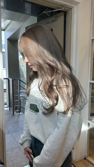 セミロング カラー じゅわっと暖色カラー 🍊Moemiのヘアスタイル