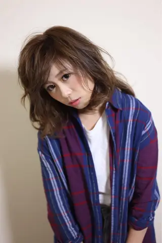 ミディアム カラー タジマ ヤスヒサのヘアスタイル