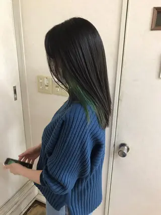 セミロング カラー 三輪 太一のヘアスタイル