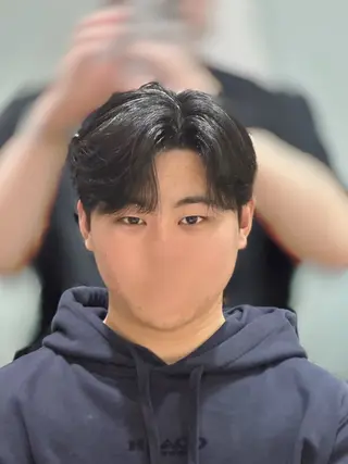 メンズ me by ,,梅田茶屋町所属・メンズ韓国ヘア/ 梅田/優月のヘアスタイル