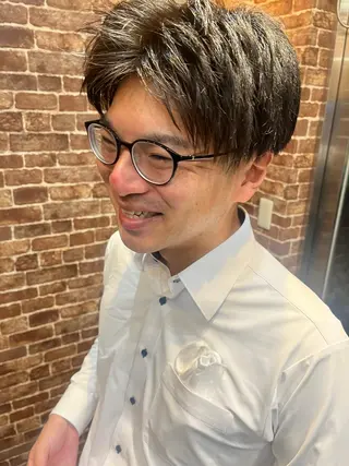 ショート カラー パーマ ヘアアレンジ メンズ キッズ ネイル マツエク・マツパ アイブロウ 久木原 ゆりのヘアスタイル