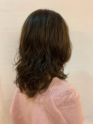 ミディアム 榎本 美雪のヘアスタイル