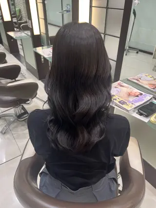 ロング ハイトーン/うる艶 カラー Mioのヘアスタイル