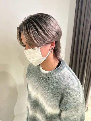 ショート カラー ✨艶ブリーチカラー ✨四ノ宮裕己のヘアスタイル