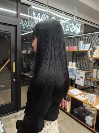 ロング SEE-SAW． MANAKAのヘアスタイル