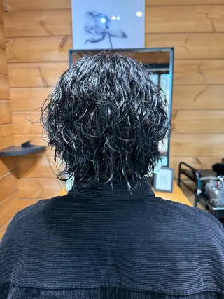 ミディアム パーマ メンズ 古賀 雄大のヘアスタイル