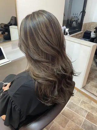 ロング カラー YUI/ ブリーチカラー🌷のヘアスタイル