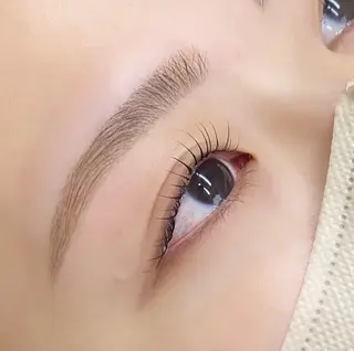 マツエク・マツパ 小笠原🩰 垢抜け眉/束感まつげのマツエク・マツパデザイン