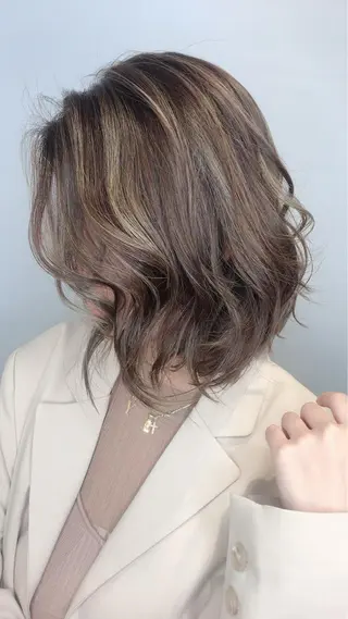 ミディアム カラー 江崎 わか子のヘアスタイル