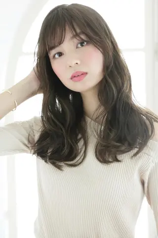 ロング 鈴木 まりやのヘアスタイル