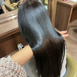 ロング 藪田 鈴のヘアスタイル