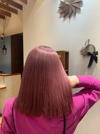 カラー バヤラー バイガルマーのヘアスタイル