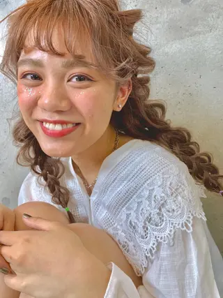 ロング ヘアアレンジ にった みずきのヘアスタイル