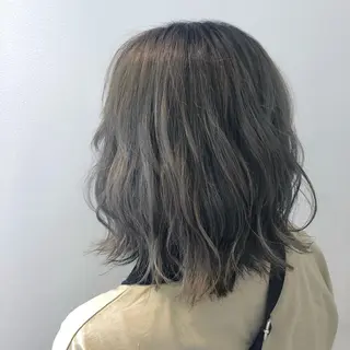 ショート カラー 渡邊 唯のヘアスタイル