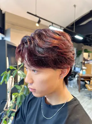 カラー メンズ arika オケシ　リョウダイのヘアスタイル