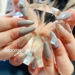 ロング カラー ネイル 居田 袈奈代のネイルデザイン