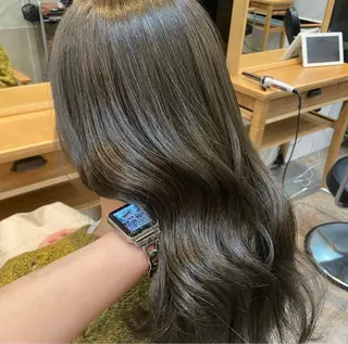 ミディアム 今井 悠菜のヘアスタイル