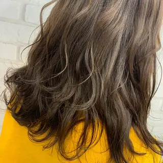 セミロング カラー ブリーチカラー🫧 森　凪沙のヘアスタイル