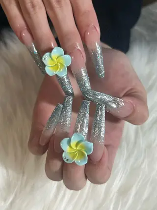 ロング REVE南口 🌺yuina🌺のネイルデザイン