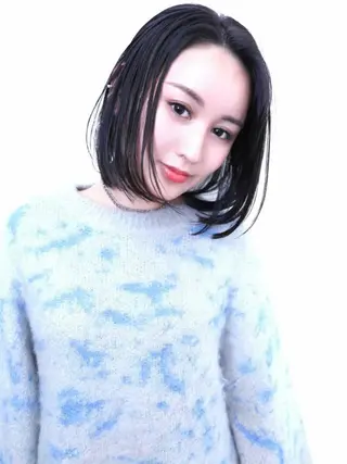 ミディアム ウルフカット/吉村 桃子のヘアスタイル