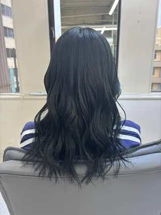ロング 腰越 麻奈のヘアスタイル