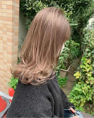 セミロング カラー ARCANAブリーチ ダブルカラー🌟原宿のヘアスタイル