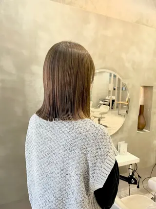 ミディアム 高柳 七音のヘアスタイル