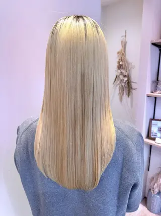 ミディアム カラー 🩶EM ILY🩶のヘアスタイル