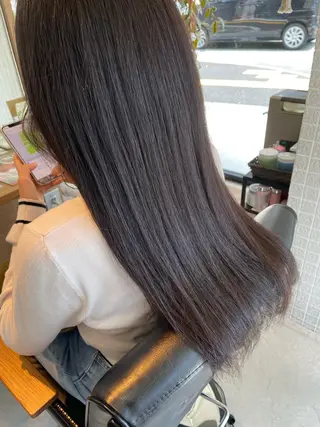 ロング シンプル 美容室のヘアスタイル