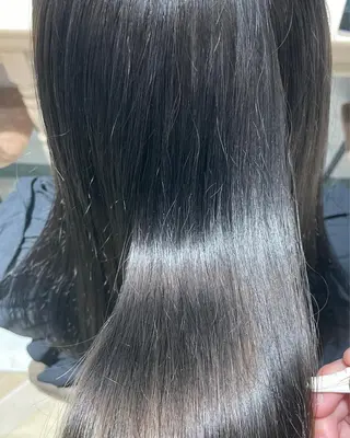 カラー 酒井 里穂のヘアスタイル