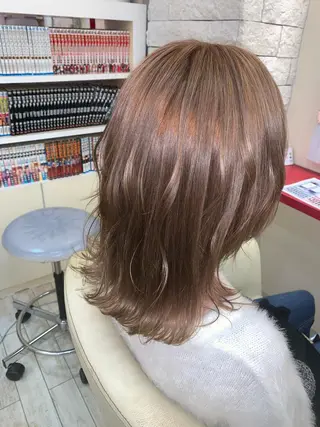 ミディアム カラー ヘアアレンジ 今村公介 ブリーチ特化、派手髪のヘアスタイル