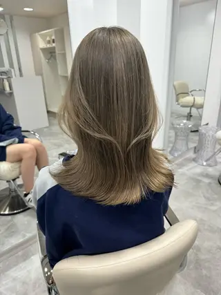 セミロング 🤍 RIKO / LITTYのヘアスタイル