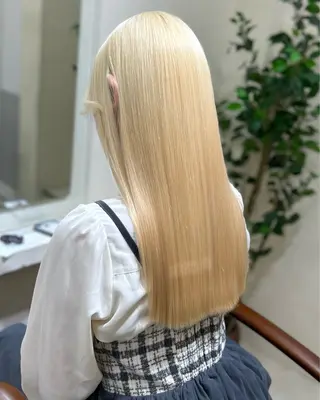 ロング 🤍爆モテハイトーン 🤍ブリーチ特化🤍のヘアスタイル