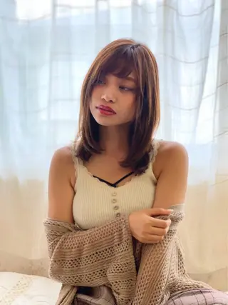 ミディアム カラー まなべ さくらのヘアスタイル