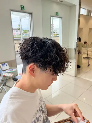 ショート パーマ Oops旧TABOO 早野太郎のヘアスタイル