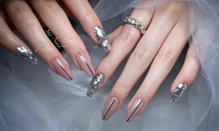 ネイル She Nail所属・ISA_ BELLAのネイルデザイン