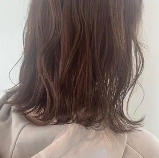 ミディアム カラー 末次 史奈のヘアスタイル
