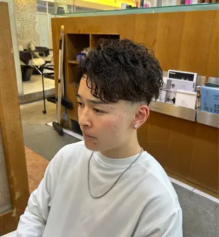 パーマ メンズ TUM🔥フェード/ メンズパーマのヘアスタイル